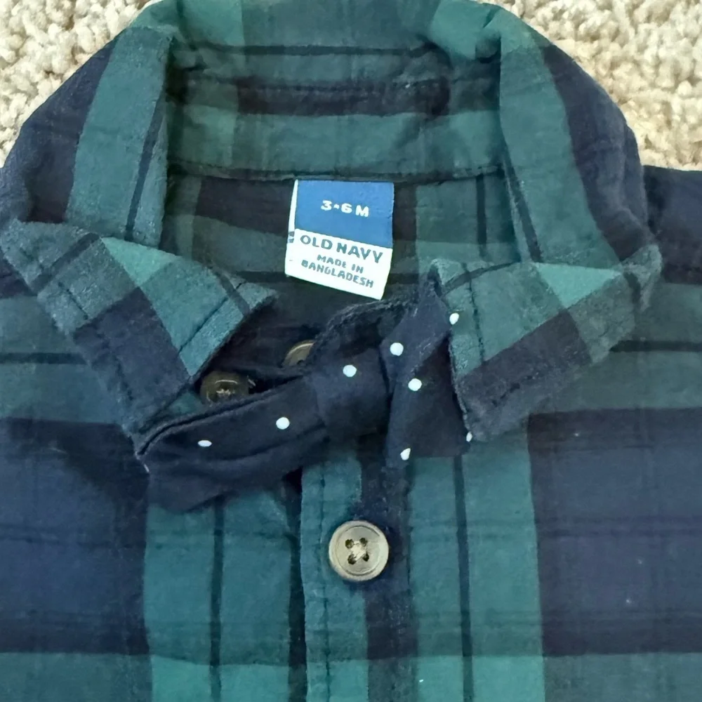 Old Navy Green and Navy Plaid Button Down Shirt with bow tie size 3/6M